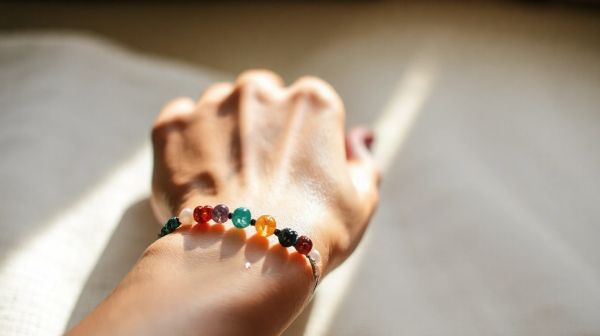 Découvrez comment un bracelet 7 chakras transforme votre énergie spirituelle